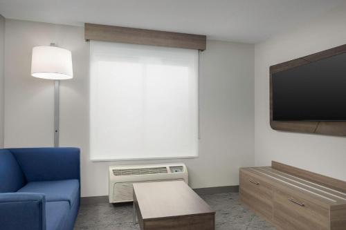 holiday inn express and suites superior by ihg