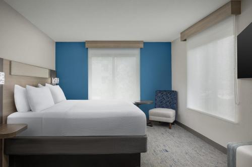 holiday inn express and suites superior by ihg