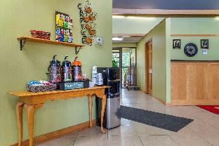 Coratel Inn & Suites By Jasper River Falls,Hudson>>Black River Falls,2 star