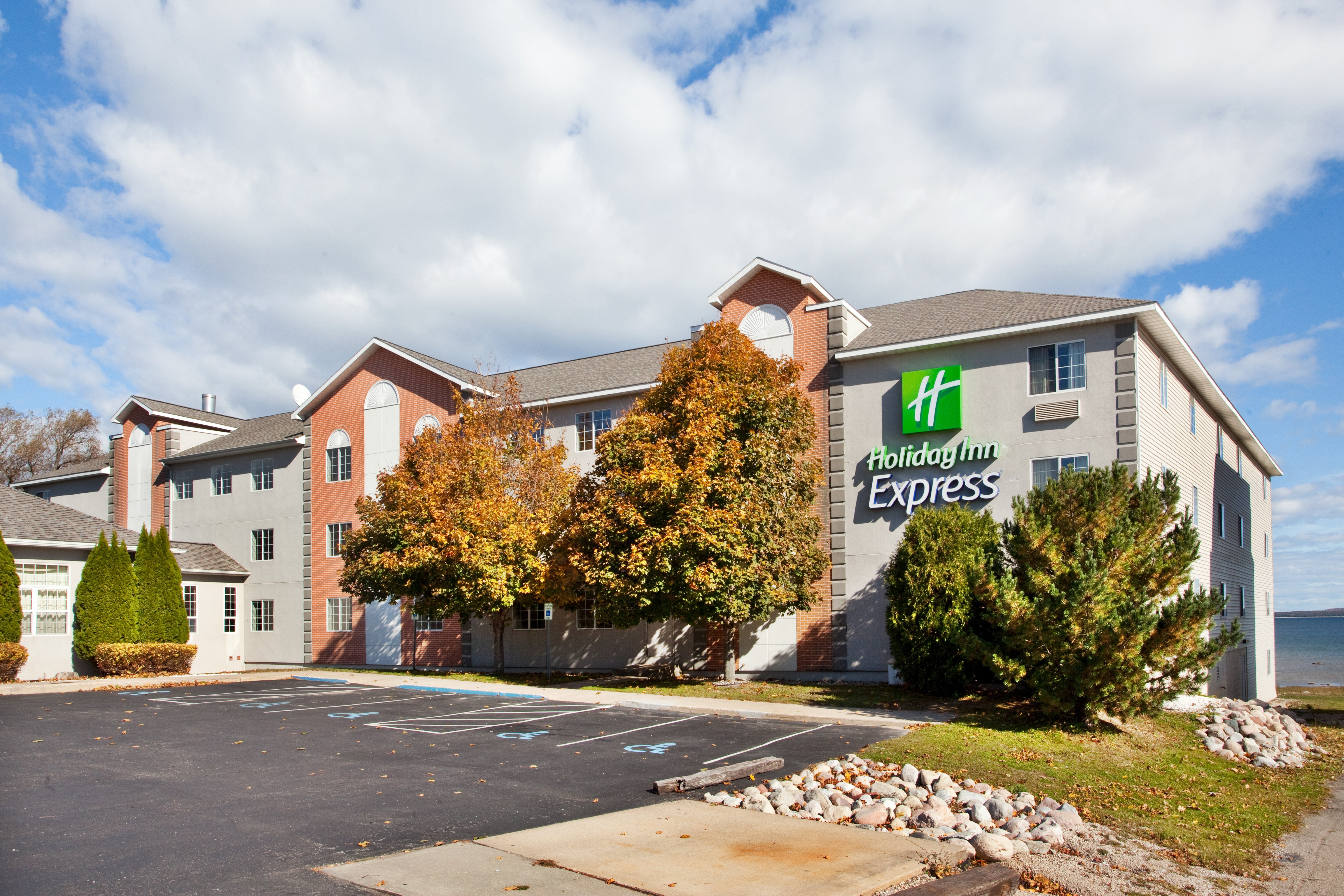 holiday inn express st ignace lake front by ihg