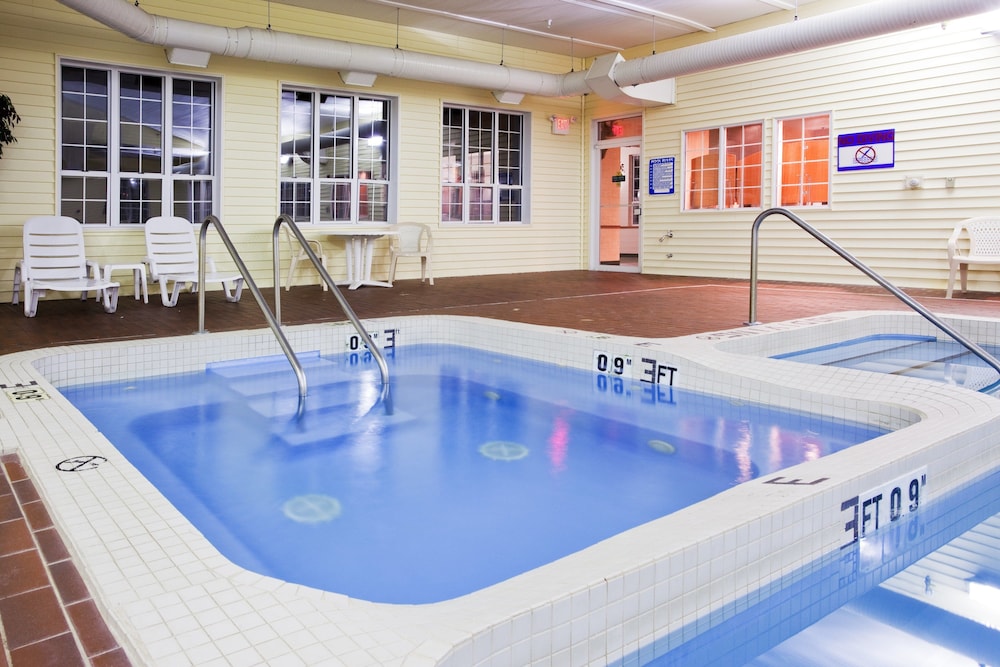 holiday inn express st ignace lake front by ihg