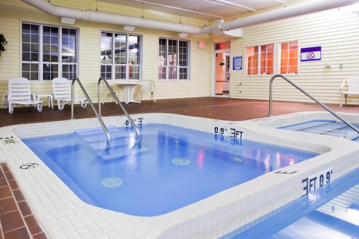 holiday inn express st ignace lake front by ihg