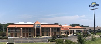 Days Inn By Wyndham Columbus,Mississippi>>Columbus,2 star