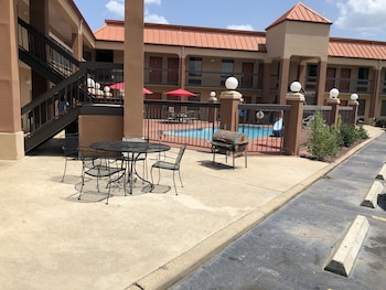 Days Inn By Wyndham Columbus,Mississippi>>Columbus,2 star