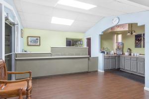 Lake View Inn & Suites,In Killen,2 star