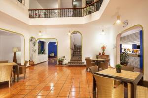 Hotel Vista Express Morelia By Arriva Hospitality Group,Michoacan>>Morelia,3 star