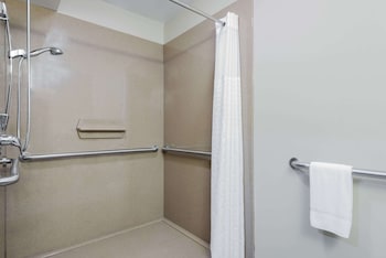 Super 8 By Wyndham Beloit Ks,Beloit>>Assaria,2 star
