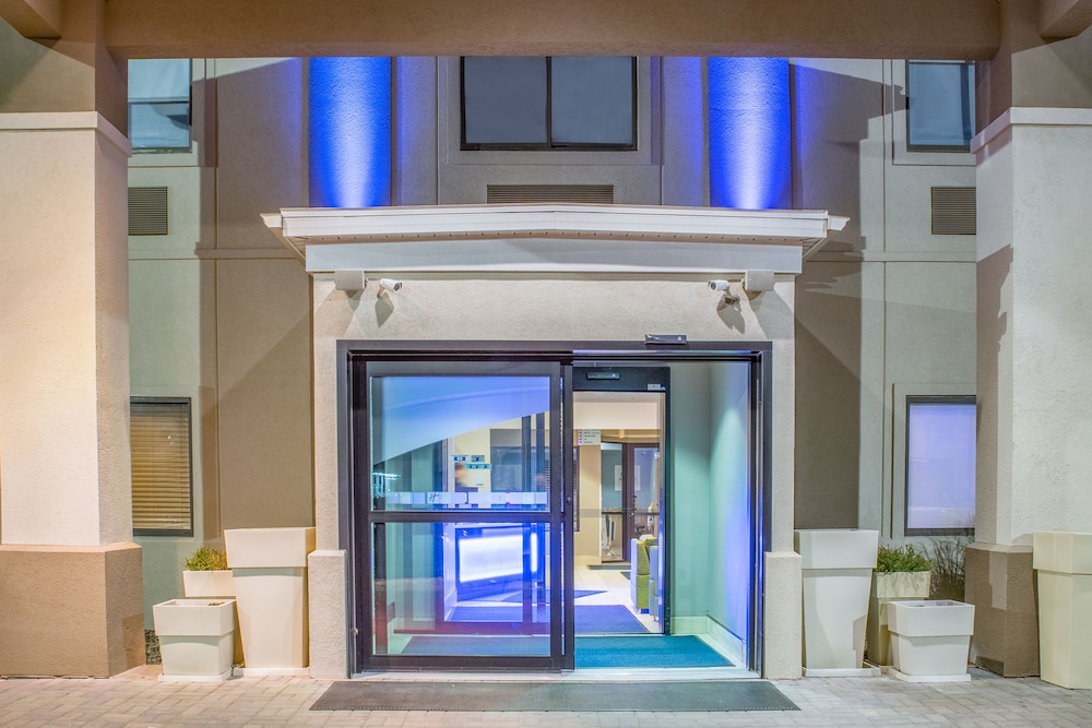 holiday inn express howe by ihg