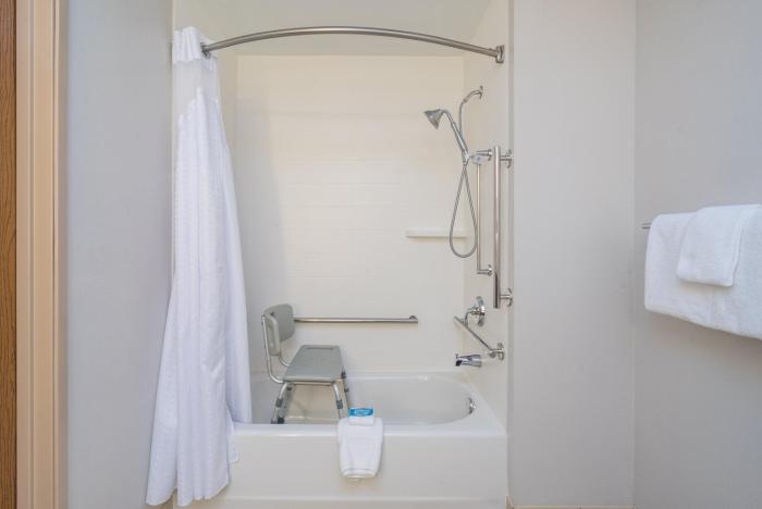 holiday inn express howe by ihg