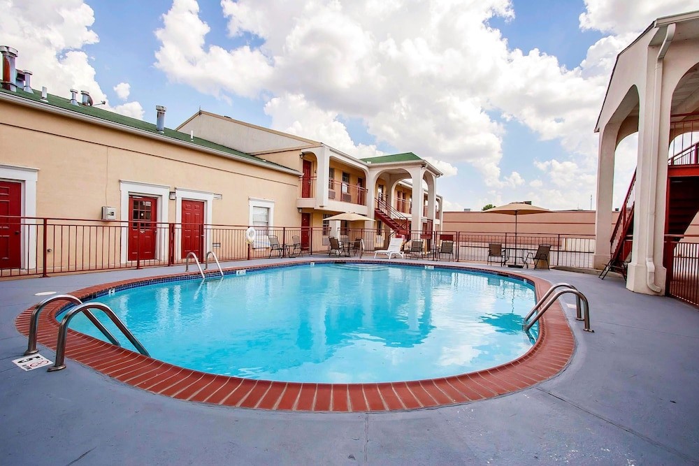 quality inn and suites covington