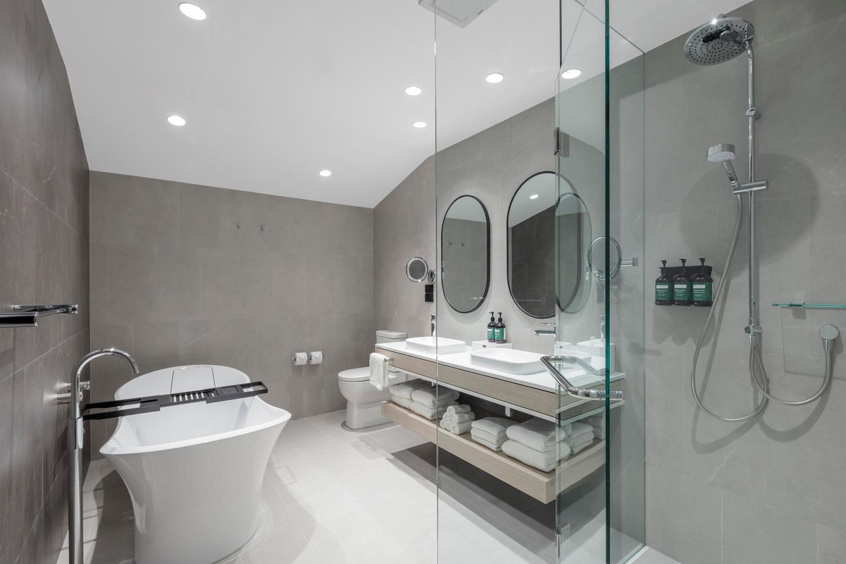crowne plaza hawkesbury valley by ihg
