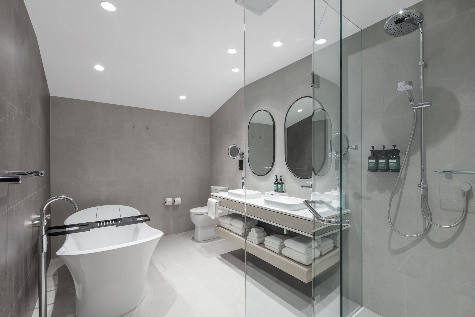 crowne plaza hawkesbury valley by ihg