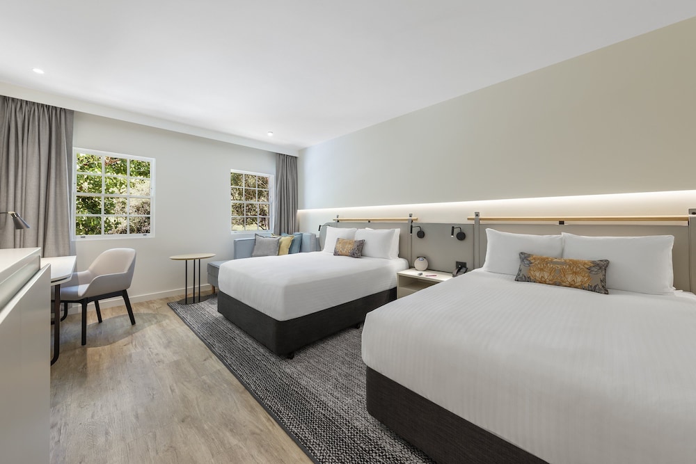 crowne plaza hawkesbury valley by ihg