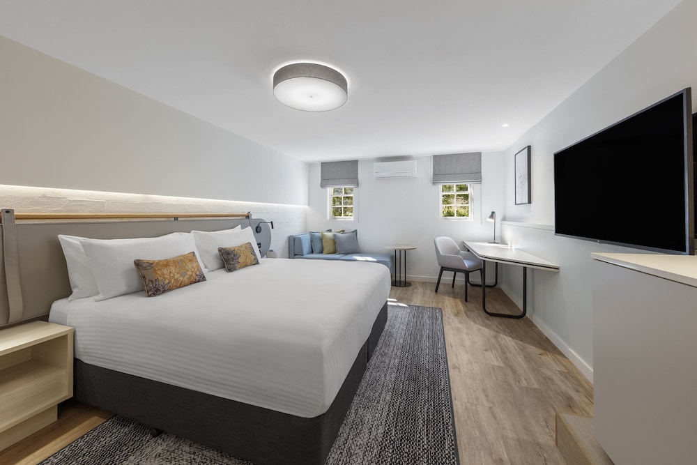 crowne plaza hawkesbury valley by ihg