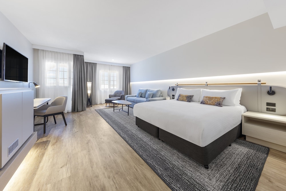 crowne plaza hawkesbury valley by ihg
