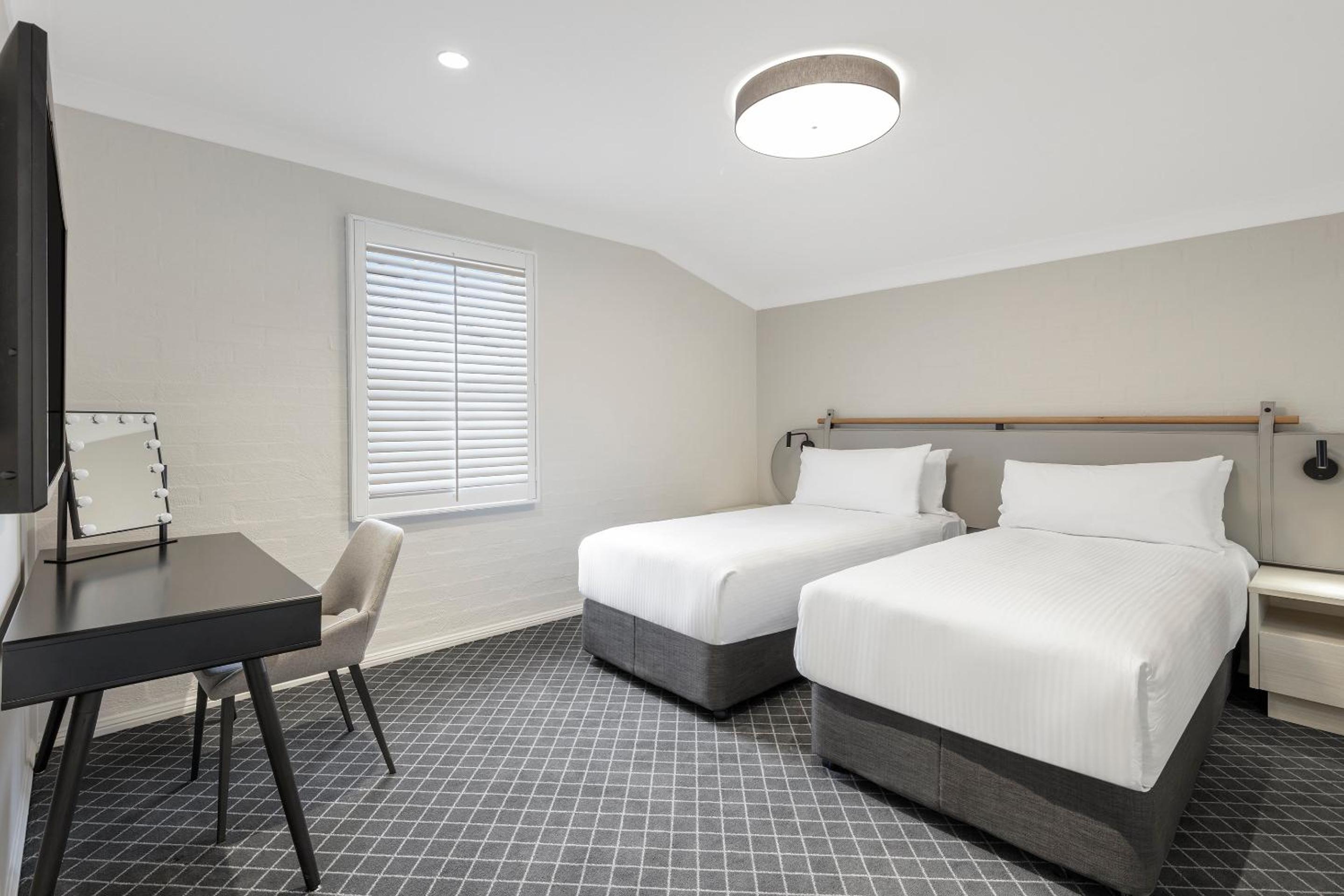 crowne plaza hawkesbury valley by ihg