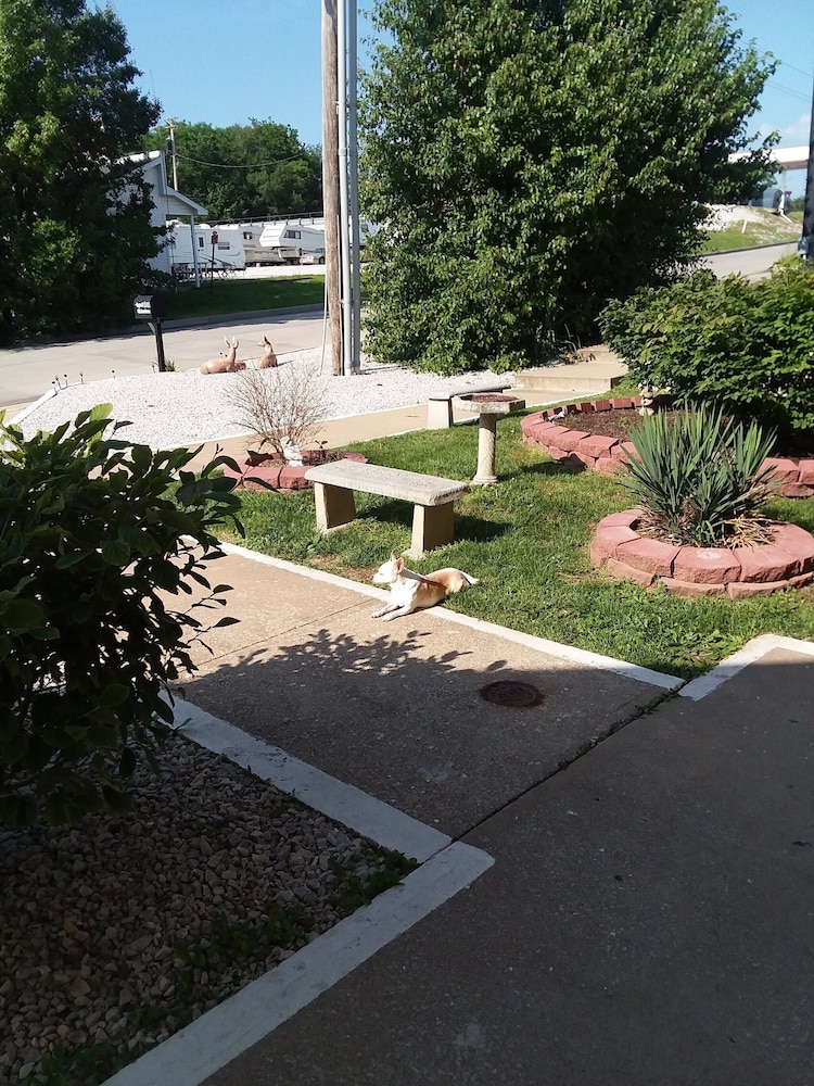 Super 8 By Wyndham Boonville,Boonville>>Boone County,3 star