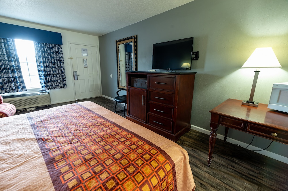 american inn and suites russellville