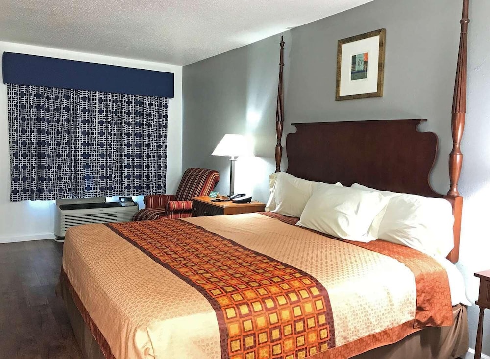american inn and suites russellville