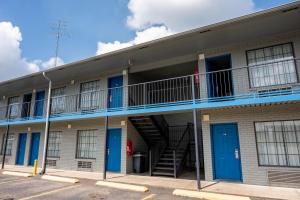 American Inn & Suites Russellville,Logan County>>Harrison,2 star