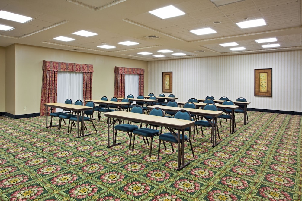 holiday inn express and suites thomasville by ihg