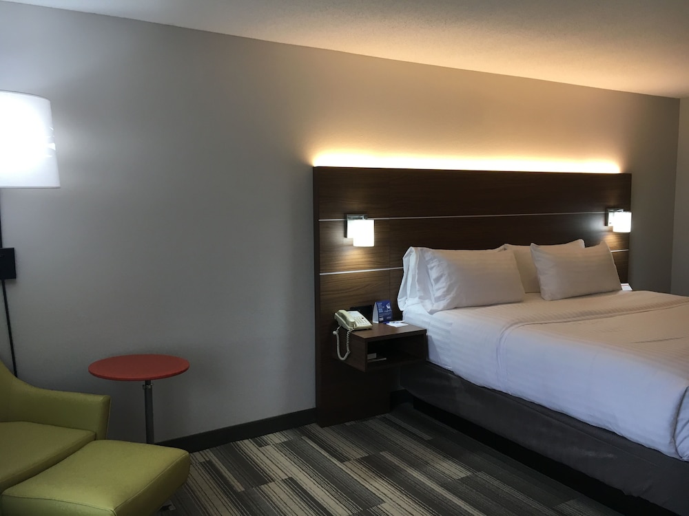 holiday inn express and suites thomasville by ihg