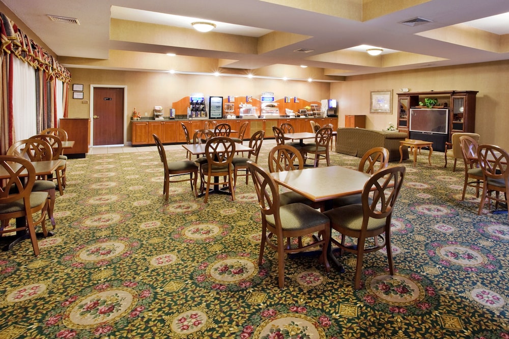 holiday inn express and suites thomasville by ihg