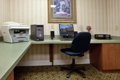 holiday inn express and suites thomasville by ihg