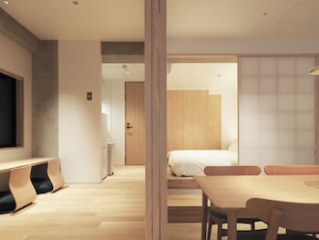 m w hotel