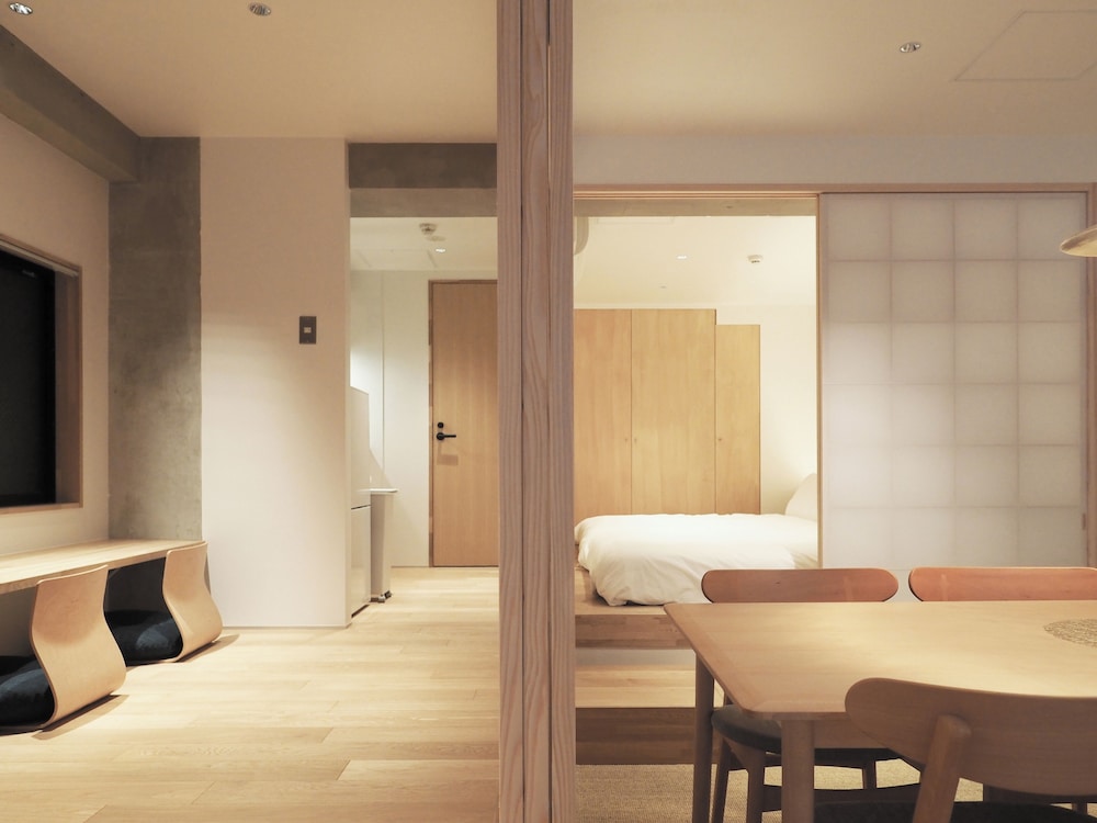 m w hotel