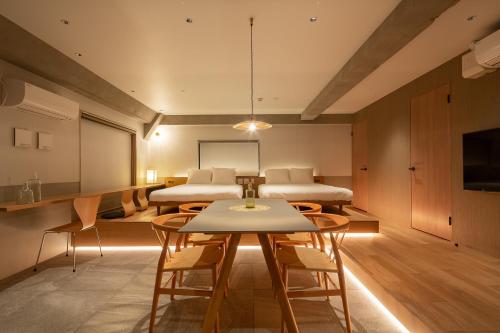 m w hotel