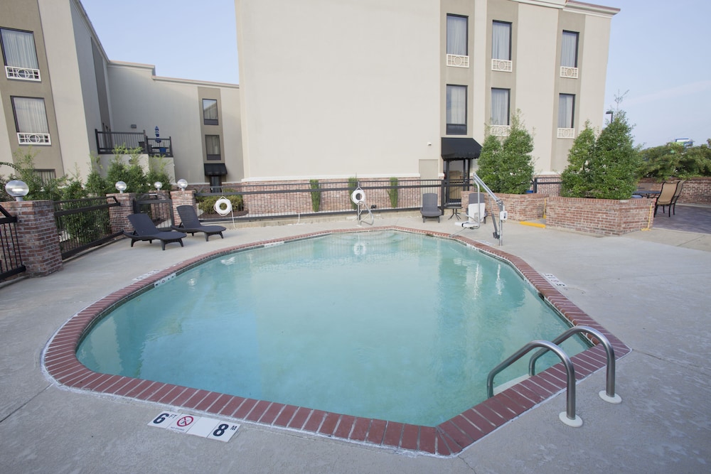 holiday inn express new albany by ihg