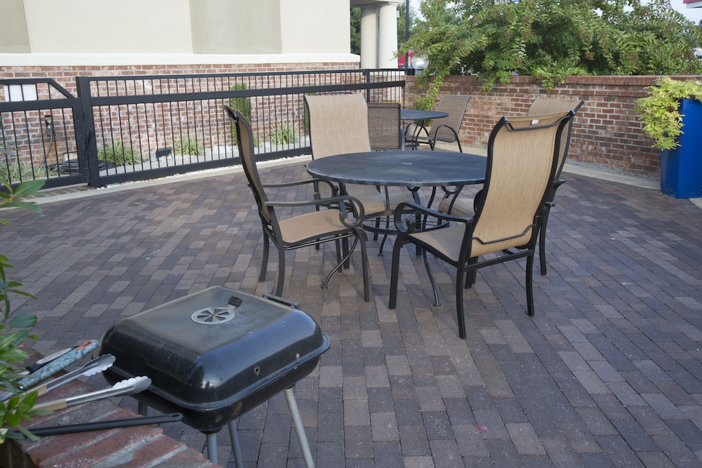 holiday inn express new albany by ihg