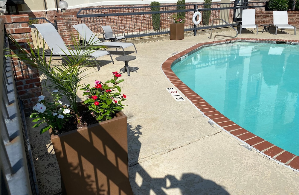 holiday inn express new albany by ihg