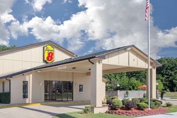 Super 8 By Wyndham Clarksville Ar,Johnson>>Clarksville,2 star