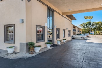 americas best value inn and suites arkadelphia