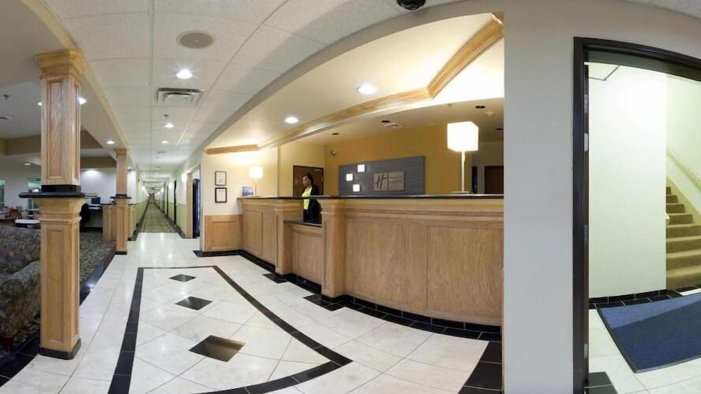 holiday inn express hotel and suites by ihg