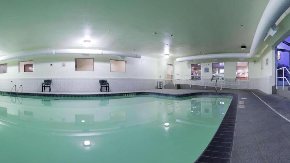 holiday inn express hotel and suites by ihg