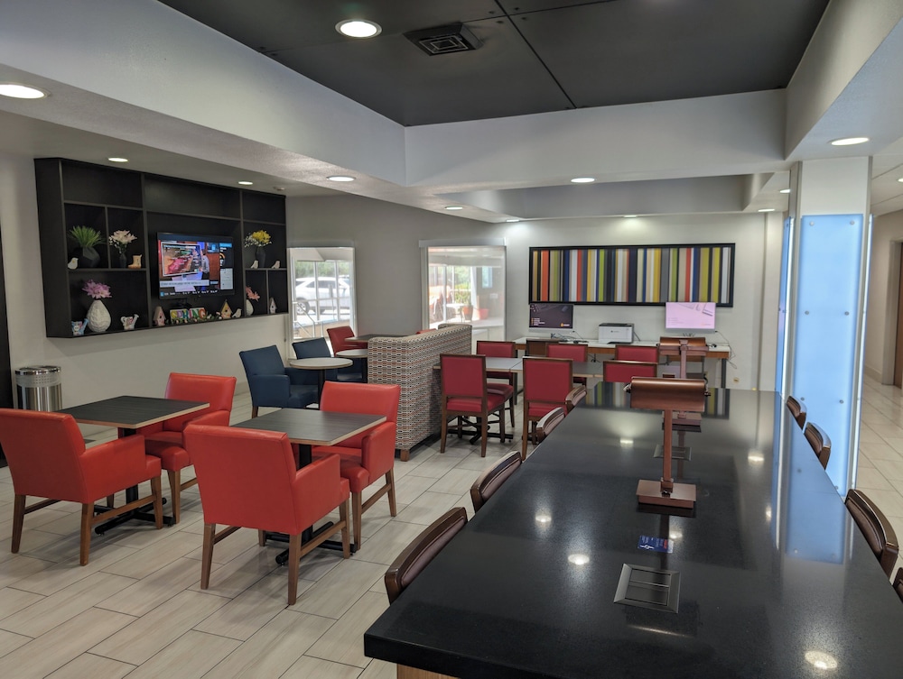 holiday inn express hotel and suites by ihg