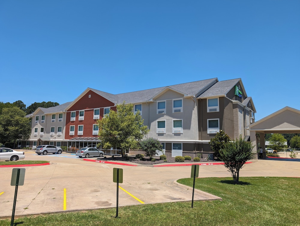 holiday inn express hotel and suites by ihg