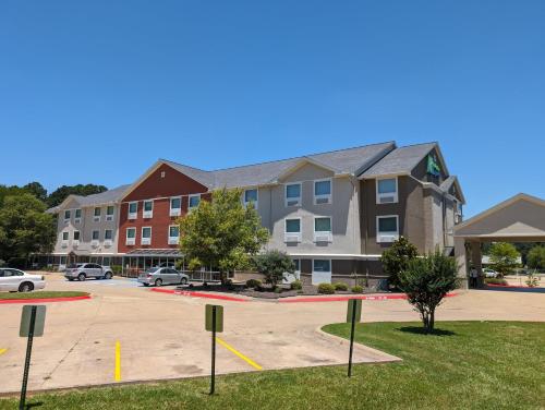 holiday inn express hotel and suites by ihg