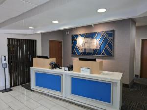 holiday inn express hotel and suites by ihg