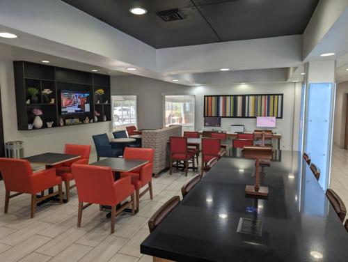holiday inn express hotel and suites by ihg