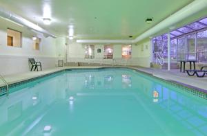 holiday inn express hotel and suites by ihg