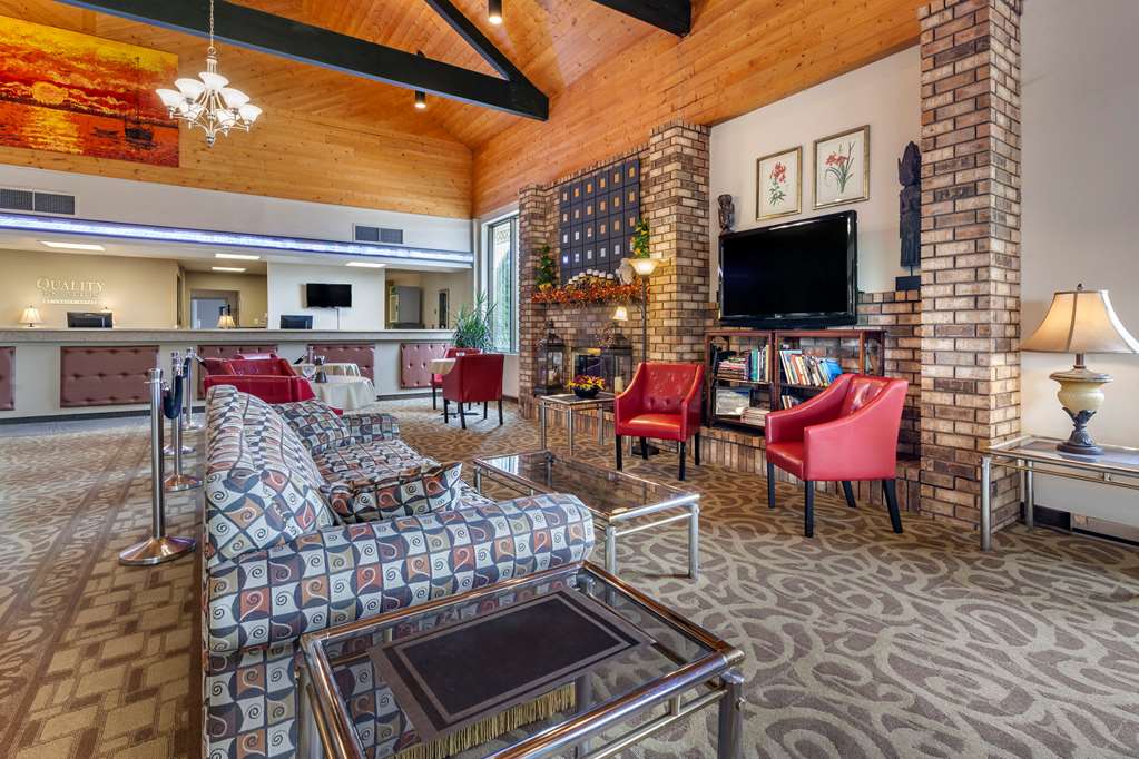 quality inn and suites escanaba north