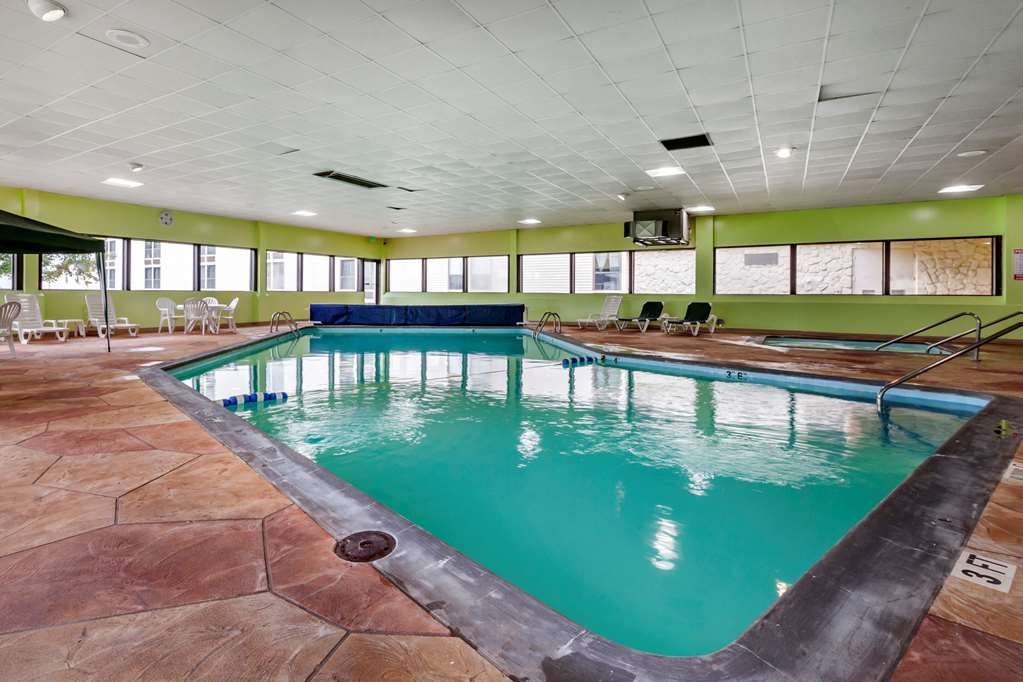 quality inn and suites escanaba north