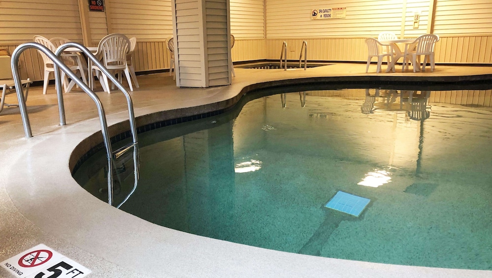 magnuson hotel copper crown