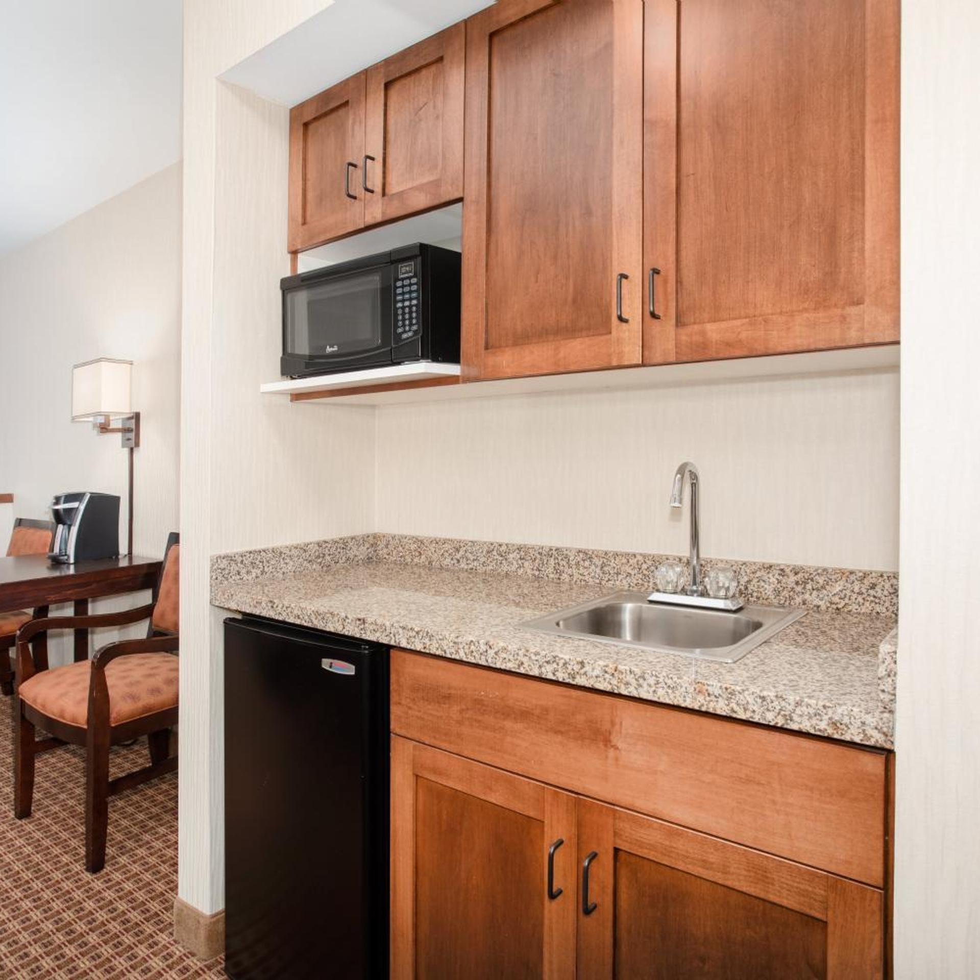 holiday inn express and suites gillette by ihg