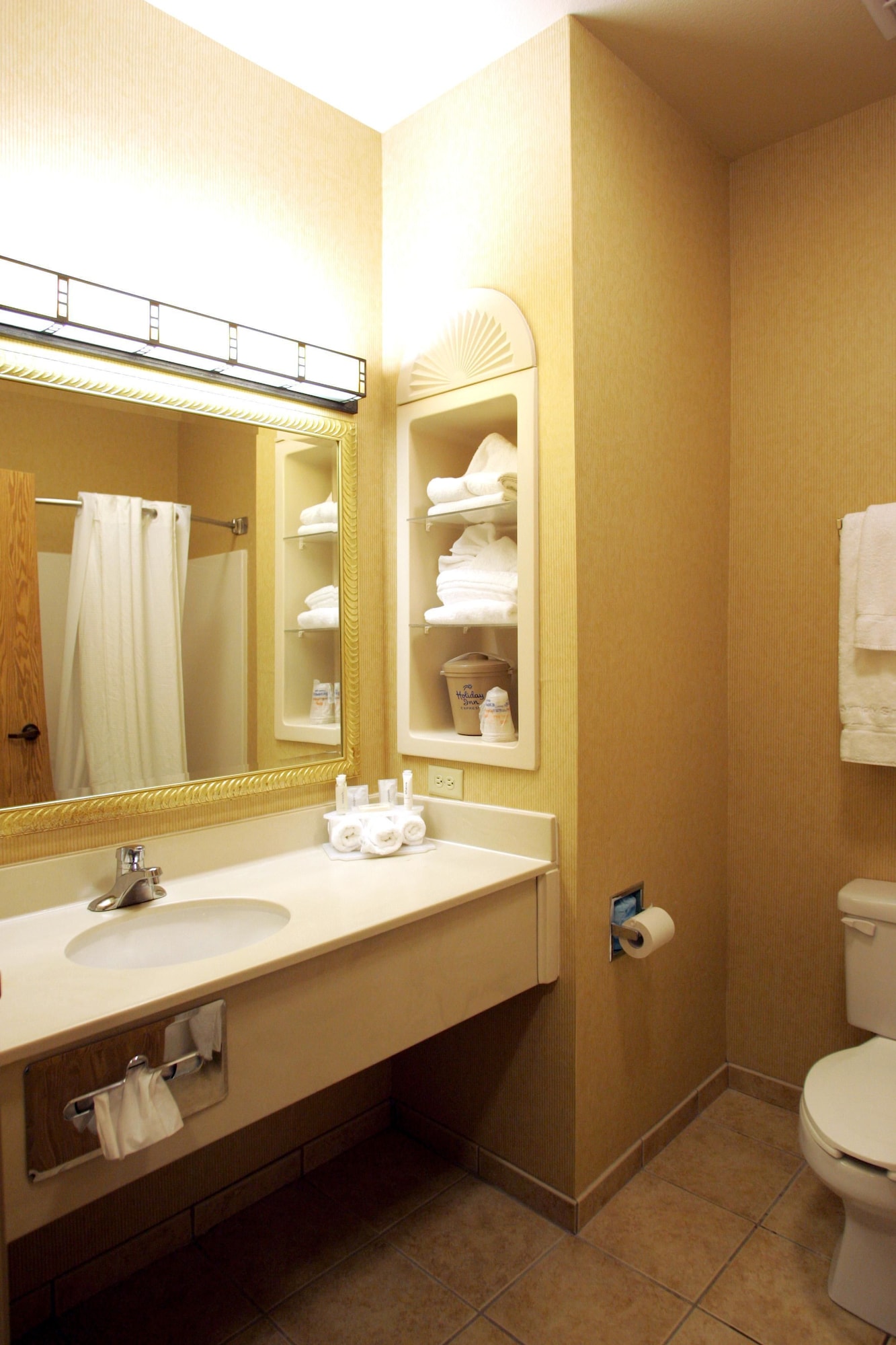 holiday inn express and suites gillette by ihg