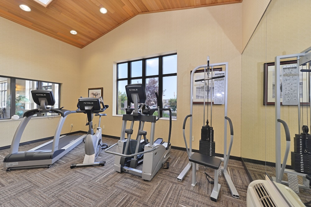 holiday inn express and suites gillette by ihg